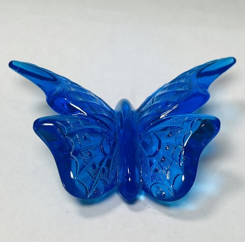 Fenton Embossed Blue Vintage Butterfly Figurine Paperweight - Picture 2 of 10