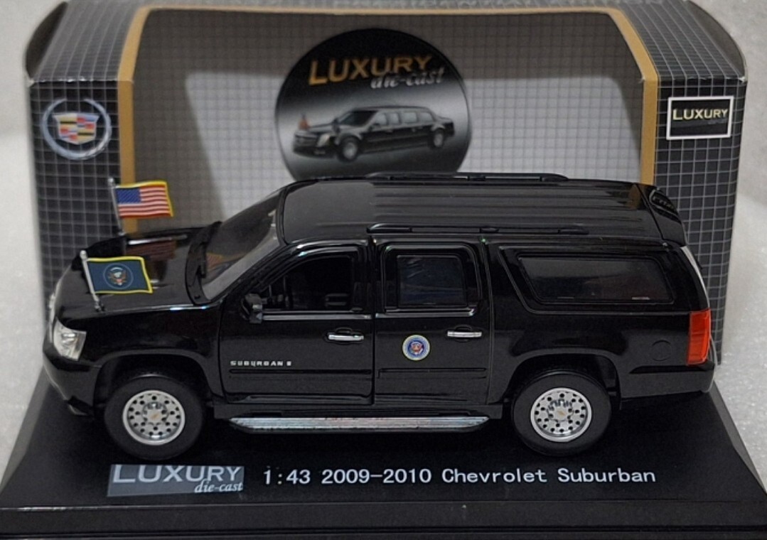 Chevrolet Suburban 2009 US President miniature Die Cast 1:43 noire