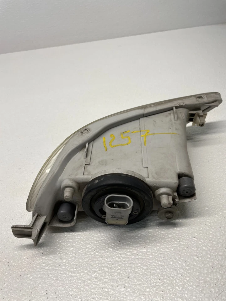 Faro antiniebla lado pasajero delantero derecho Toyota Corolla 2005-2008 OEM 94520006 Foto 4 de 4
