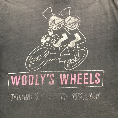 VINTAGE RARE MAMBO AUSTRALIA X WOOLY’S WHEELS T Shirt SIZE Large - Picture 7 of 8