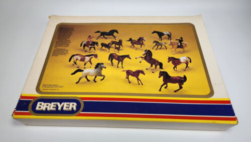Breyer Cavallo Stabile Pino Lodge Equitazione Scuola UK #9900 1986 NUOVO - Foto 4 di 8