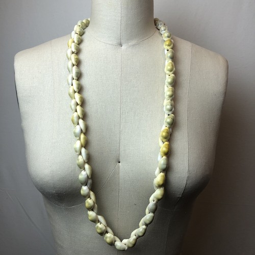 Hawaiian Striped Money Cowrie Shells Hand-Crafted Vintage 38" Lei Necklace - Picture 4 of 6