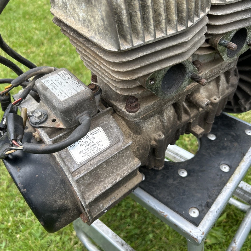 Arctic Cat Jag 3000 Spirit 1978 motor AA34F4 sin funcionar (se enciende sin chispas) Foto 4 de 4