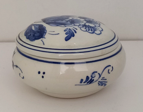 Vintage Blue & White Delft Trinket Box Floral Design Handpainted 3 1/8" MINT - Picture 5 of 9