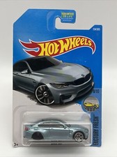 Coche de error Hot Wheels - sin ruedas traseras - BMW M4 2016 azul fresco de fábrica 1/64