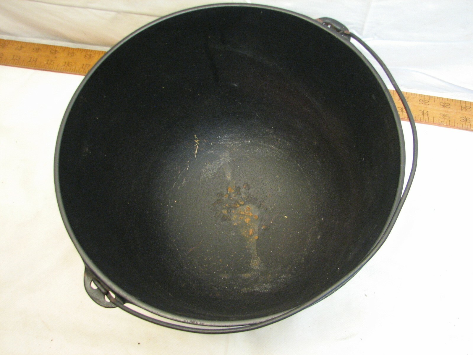 Antique Wagner No. 8 Cast Iron Gypsy Kettle Bean Pot w/Bail Camping 3