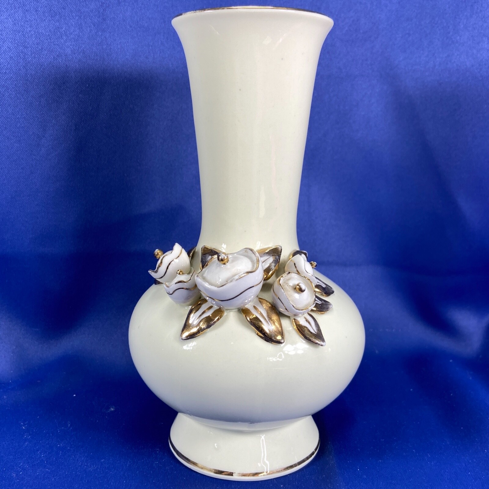 RARE Vintage LEFTON Vase Hand Painted White & Gold w/Applied Flowers c.1950-1955
