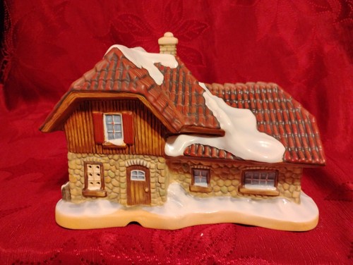 M.I. Hummel Bavarian Village All Aboard Hawthorne Lighted Christmas House - Picture 3 of 9