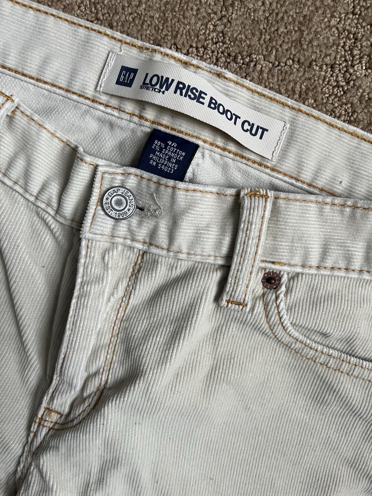 Vintage Gap Low Rise Boot Cut Winter Cream Color Corduroy Pants Size 4 Reg