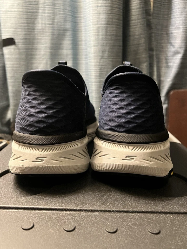 Женские туфли Skechers GO RUN, размер 8, очень широкий крой. Синий с резиной Goodyear - Изображение 2 из 4