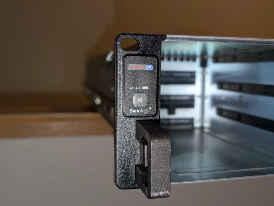 Synology RX1217SAS Rack Expansion Unit 12 x 3.5/2.5" SAS/SATA HDD/SSD No Caddies - Image 4 of 4