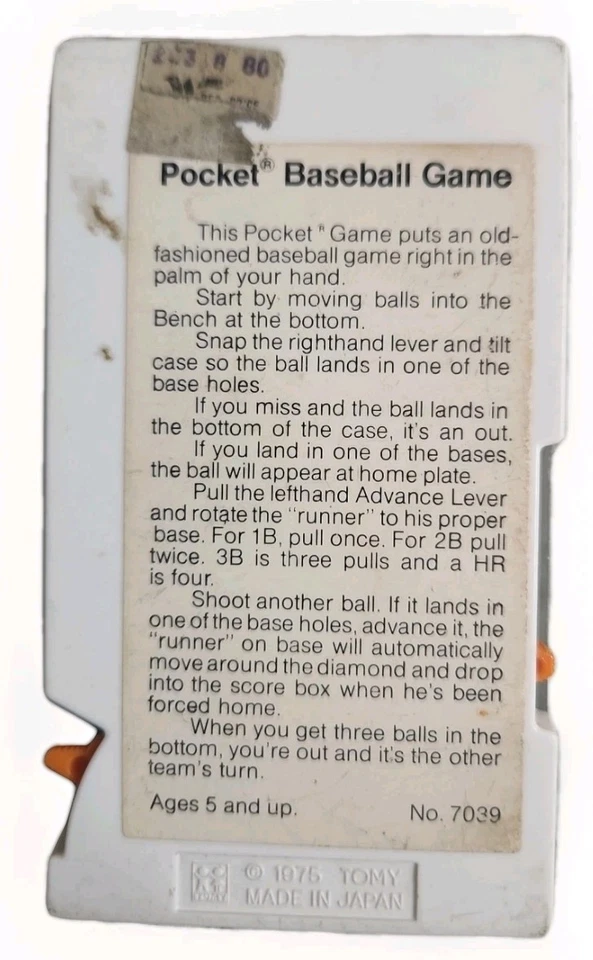Vintage 1975 Tomy Pocket Baseball Game Toy Classic Ages 5 and Up No 7039 - Image 2 of 4