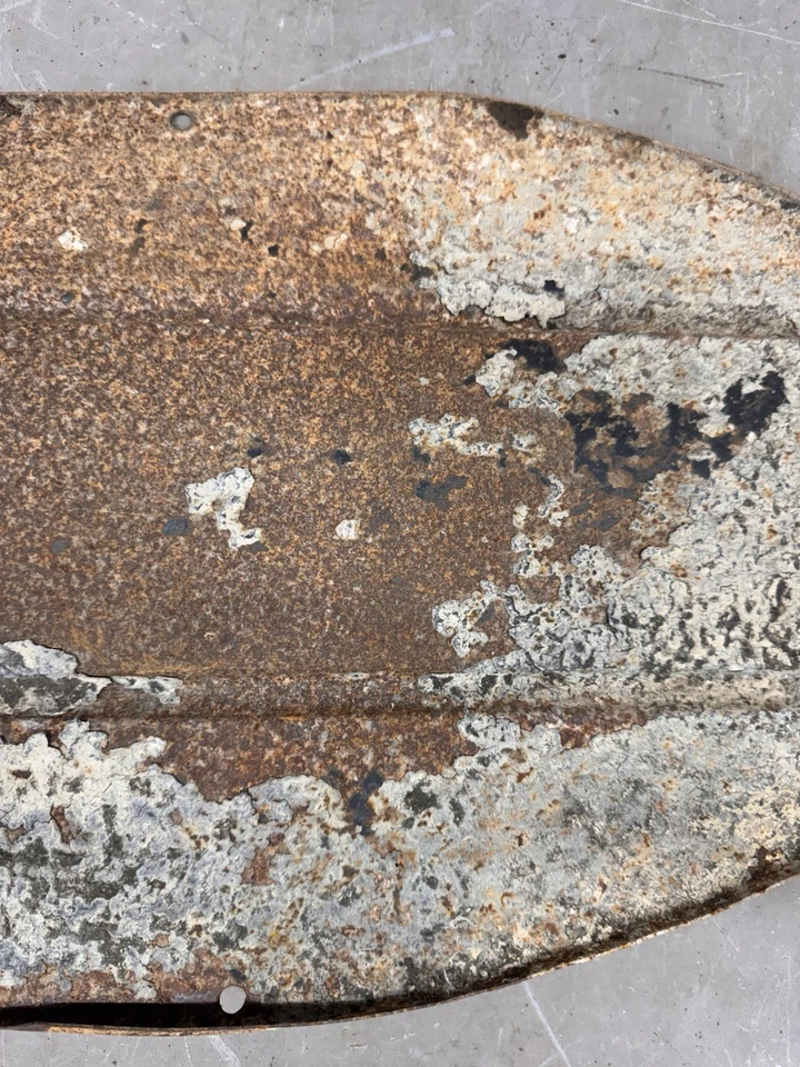 Oldsmobile Vista Cruiser 1968-1972 llenado de combustible tanque de gasolina rueda pozo escudo de grava Foto 3 de 4