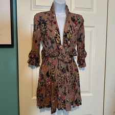 Pretty Little Thing Multi Color Dress Size 0