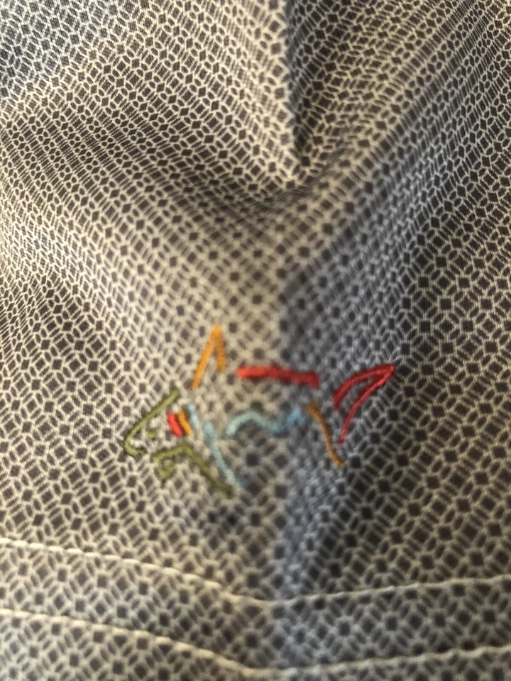 Camisa de golf Greg Norman Play Dry manga corta color plata medio precio de venta sugerido por el fabricante 69 USD nueva con etiquetas Foto 3 de 4