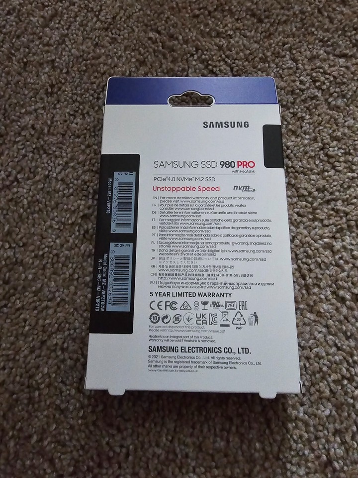 Samsung 980 PRO Heatsink 2TB Internal SSD PCIe Gen 4 x4 NVMe MZ