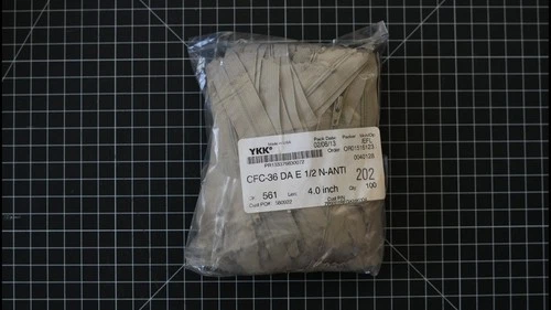 100 – 7" YKK Khaki CFC-36 DA E 1/2 N-Anti Zippers