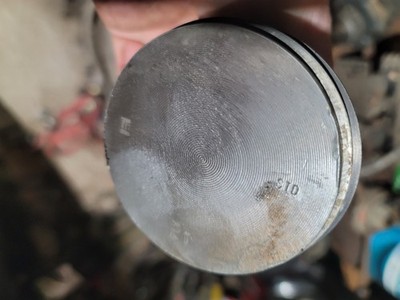 Pair of John Deere 317 Kohler KT17 Engine STD Pistons with rods and oem rings...