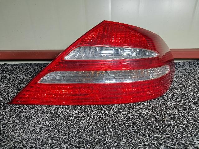 2004 Mercedes-Benz E-Class W211 E200 Tail Light Right Side OEM