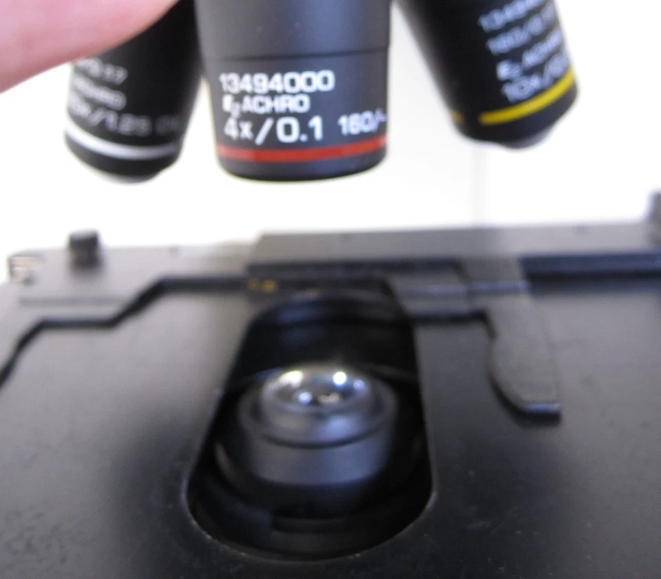 ¡Kit de inicio GRATIS! Microscopio compuesto binocular de 4 objetivos Leica CME 40x-1000x Foto 3 de 4