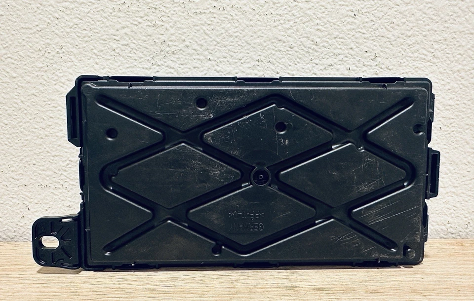 2013-2016 宝马 330I ECU BCM 控制模块电源保险丝盒 6135932970401 原始设备制造商二手 — 第 2/4 张图片