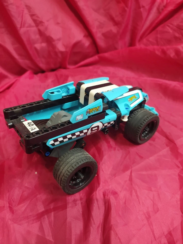 LEGO Technic 42059 Stunt Truck, foto 3 di 5