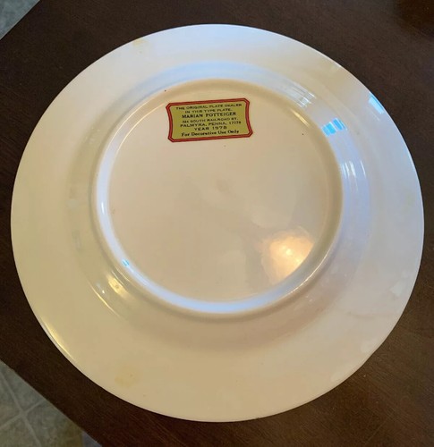 VINTAGE CERAMIC PLATE W/ Gold Leafing Chocolate Town HERSHEY FOODS 1978 Palmyra - Picture 3 of 5