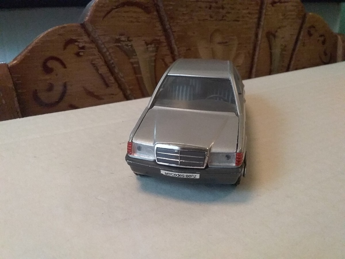 CURSOR MODELL 1182 'MERCEDES BENZ 190 190E SILVER'. 1:35