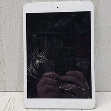 Apple iPad mini 2 (A1490) 32GB Cracked Screen No Power