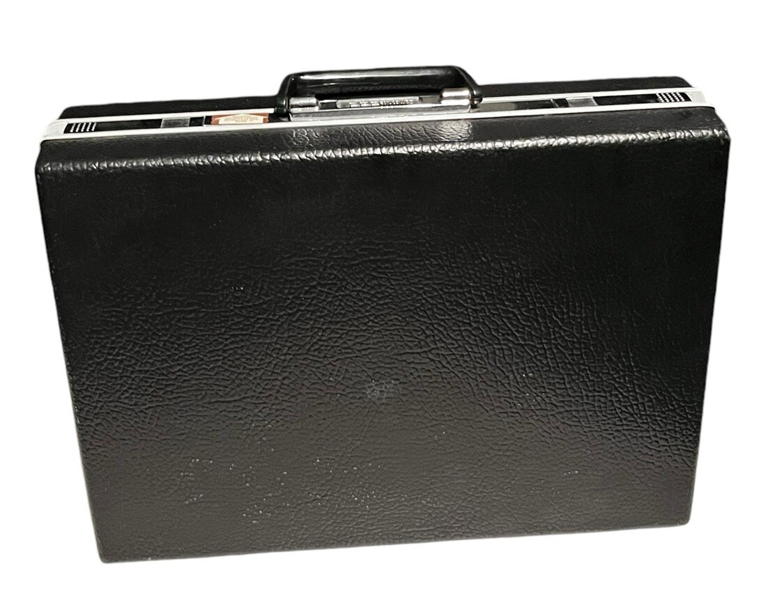 Vintage Samsonite Classic 100 Briefcase 18”x13”x5” Hard Shell Combination Lock