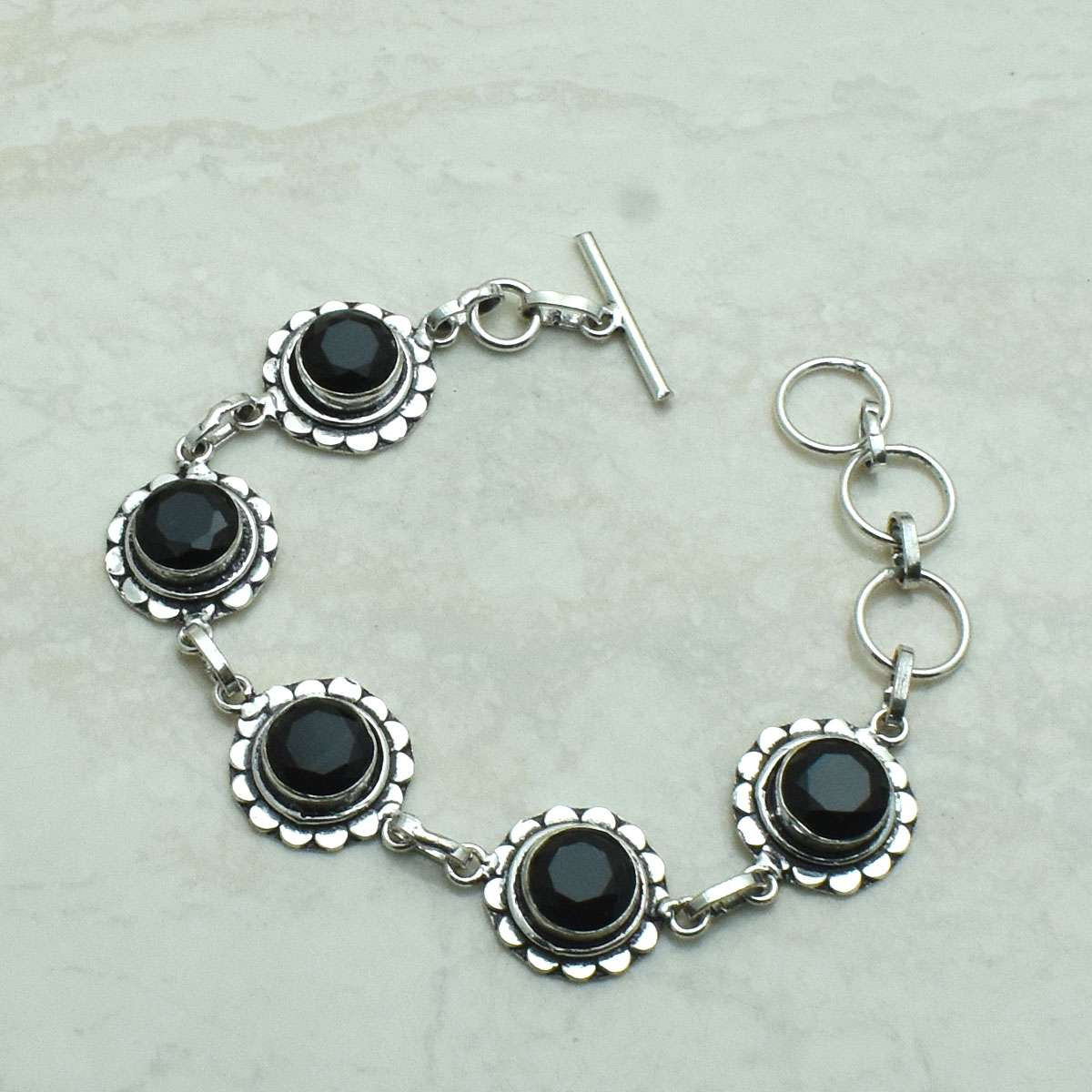 Stylish Black Onyx Gemstone Handmade Ethnic Bracelet for Promise Day 18 Gms AB 68078