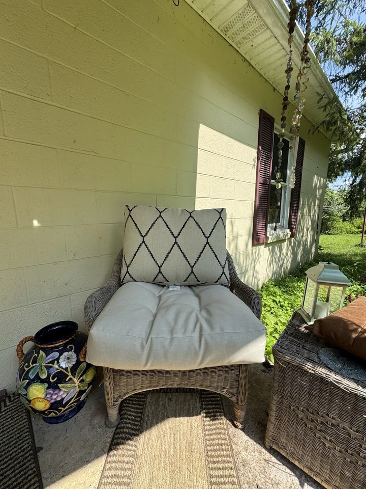 Arden 24"x24"  & 24”x18” Outdoor Deep Seat Cushion Set Water & Fade Resistant - Image 3 of 4