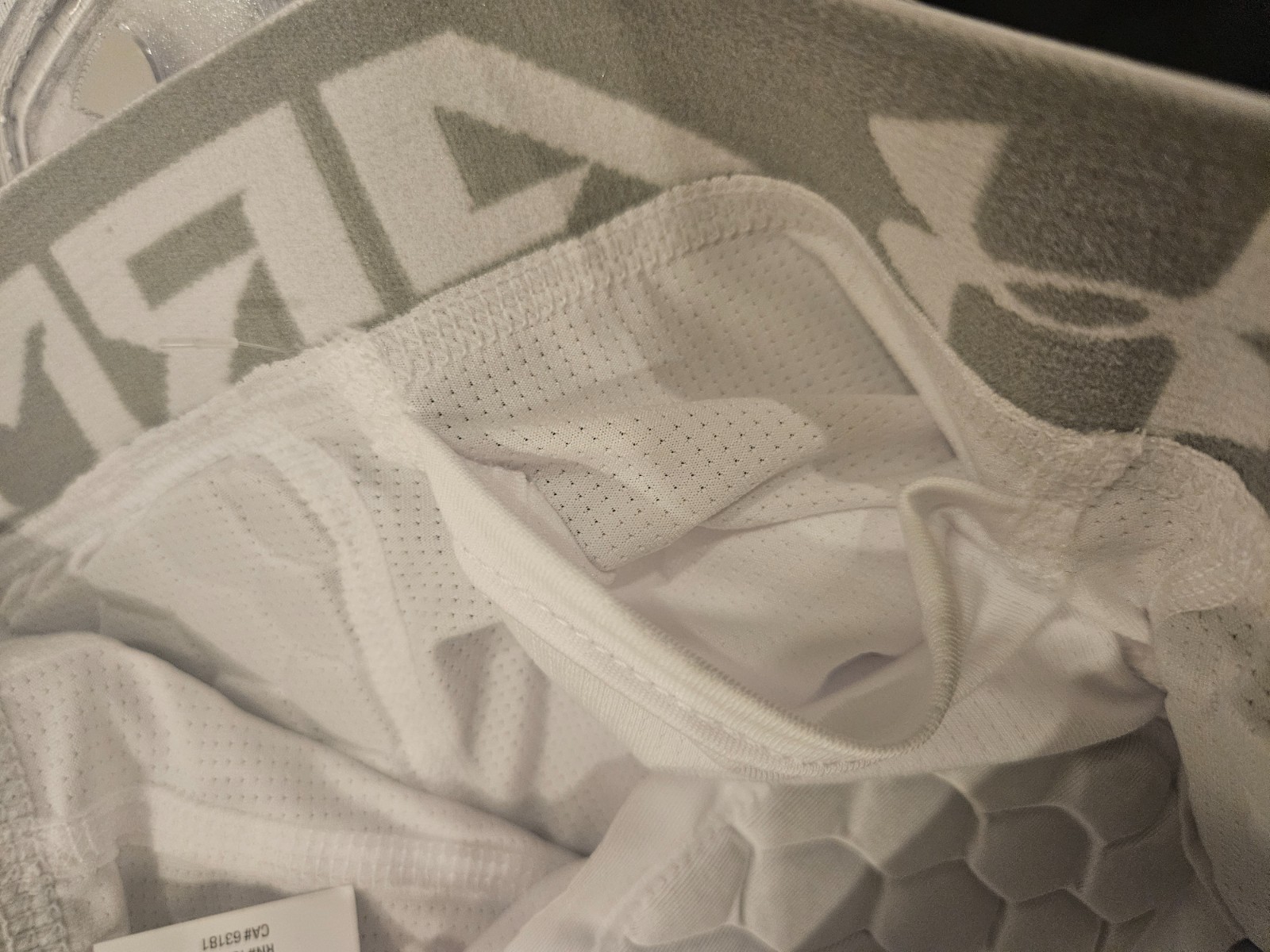 Under Armour Gameday White Hex Padded Armored Compression Shorts Men's M NWT thumbnail 5