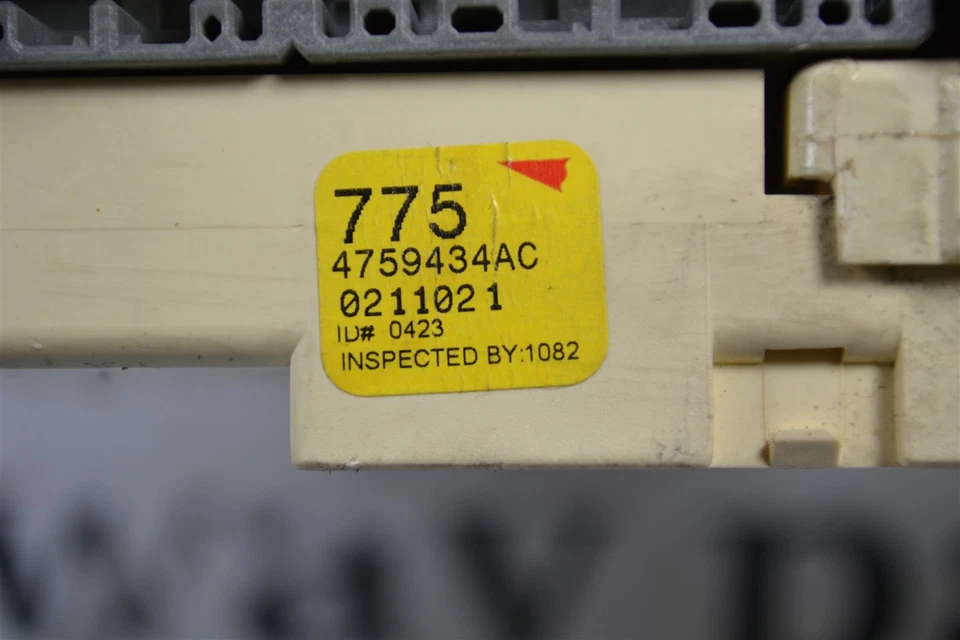 04602379AC DODGE STRATUS 2003-06 MÓDULO DE CONTROL DE CARROCERÍA CAJA DE FUSIBLES BCU BCM 2A3 733 B9 Foto 4 de 4