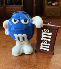 NIB M&M Collectible Cool Blue Salt & Pepper set by Benjamin & Medwin Vtg (2000)