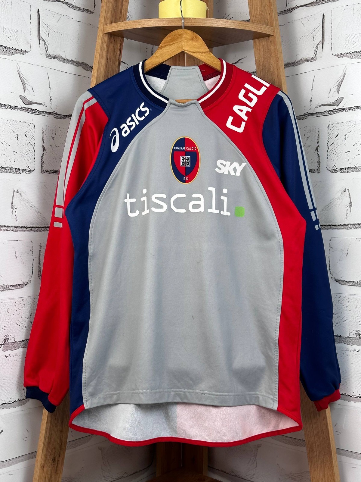 Cagliari Calcio FOOTBALL SOCCER JERSEY LONGSLEEVE ASICS VINTAGE (US DUTIES PAID)