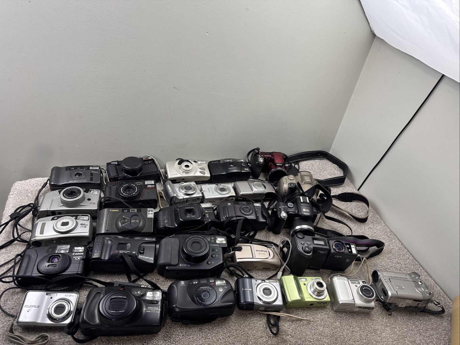 Lot of 28 Digital Film Cameras & Camcorders FOR PARTS REPAIR Sony Canon Olympus