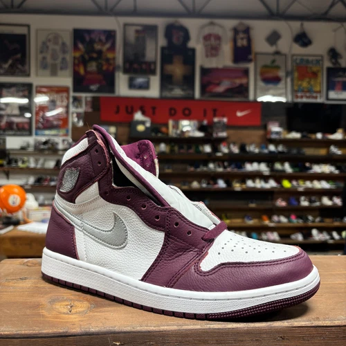 Jordan 1 'Bordeaux' taglia 9 5 (DS)