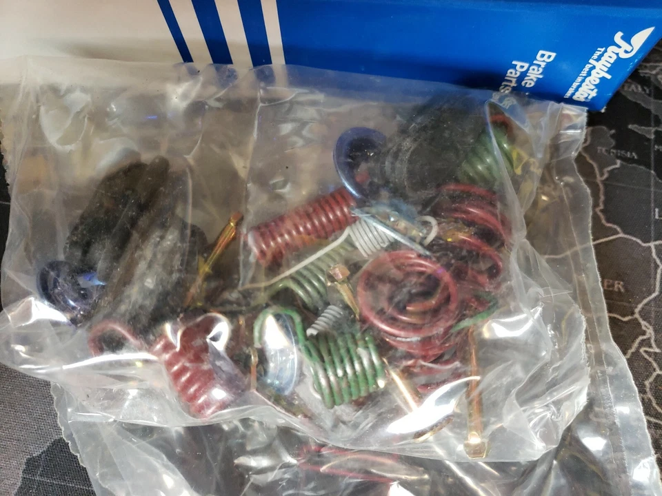 Комплект тормозного оборудования Raybestos H7165 для 81-90 Ford Escort Mercury Lynx - Изображение 2 из 2