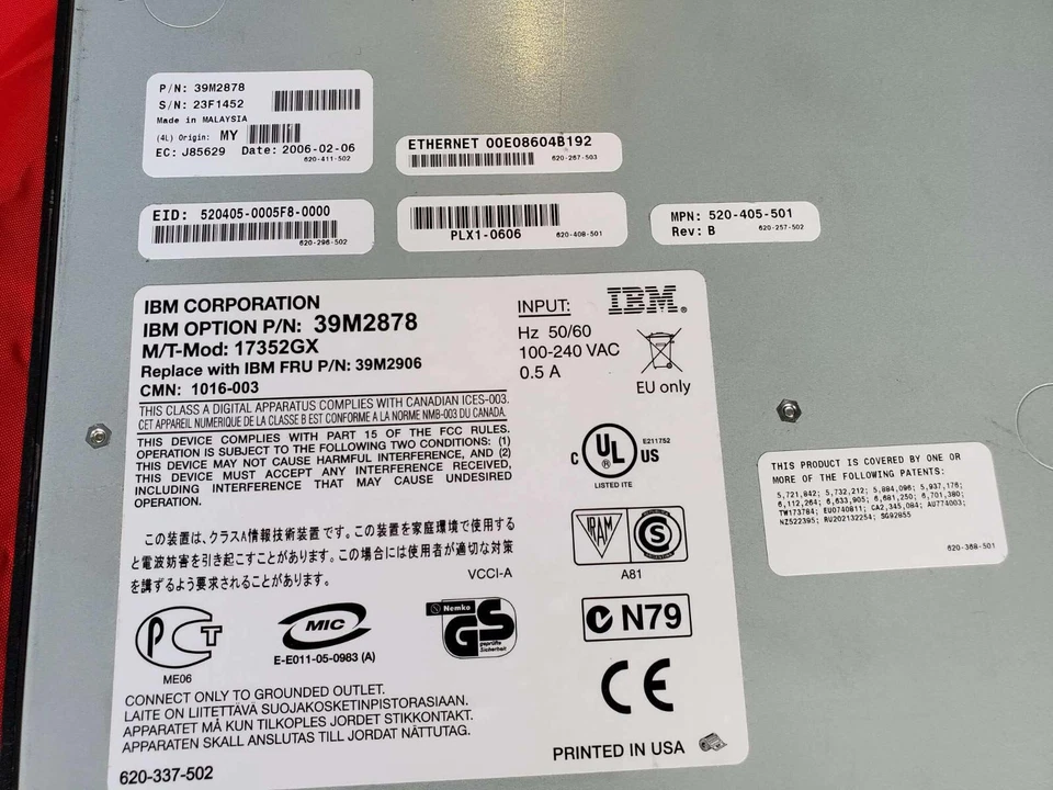 Conmutador IP KVM 16 puertos IBM 17352GX / 39M2878 GCM2 montaje en rack Foto 4 de 4