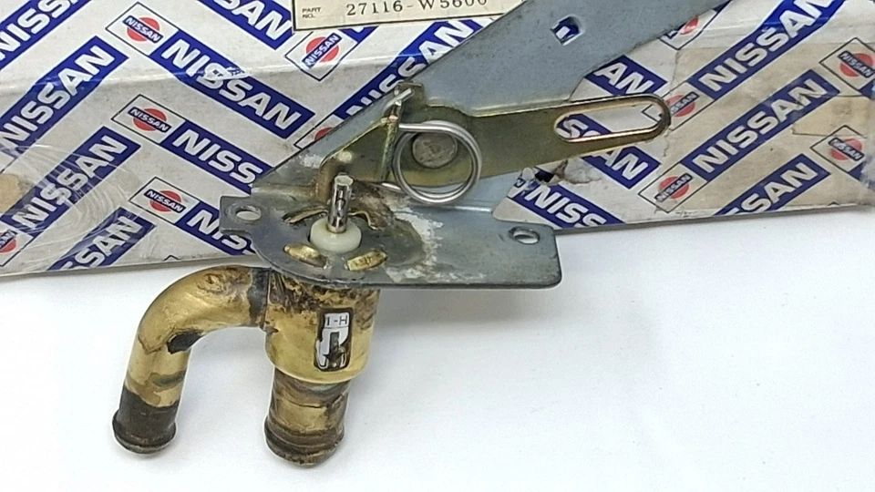 79-82 Datsun 210 510 A10 PB310 Reconstruido Calentador Válvula de Control Petcock Cock *NÚCLEO* Foto 3 de 4