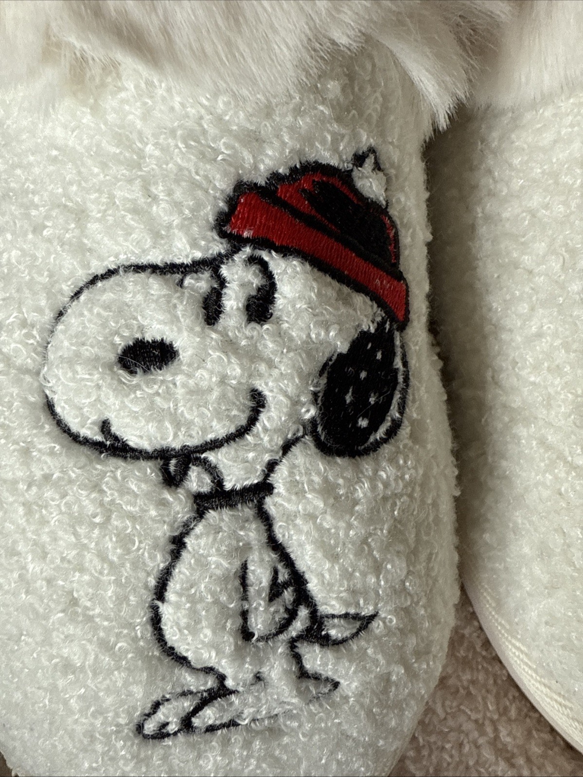AE American Eagle x Peanuts Winter Snoopy Scuff Slippers Women’s ~ 11 image 3
