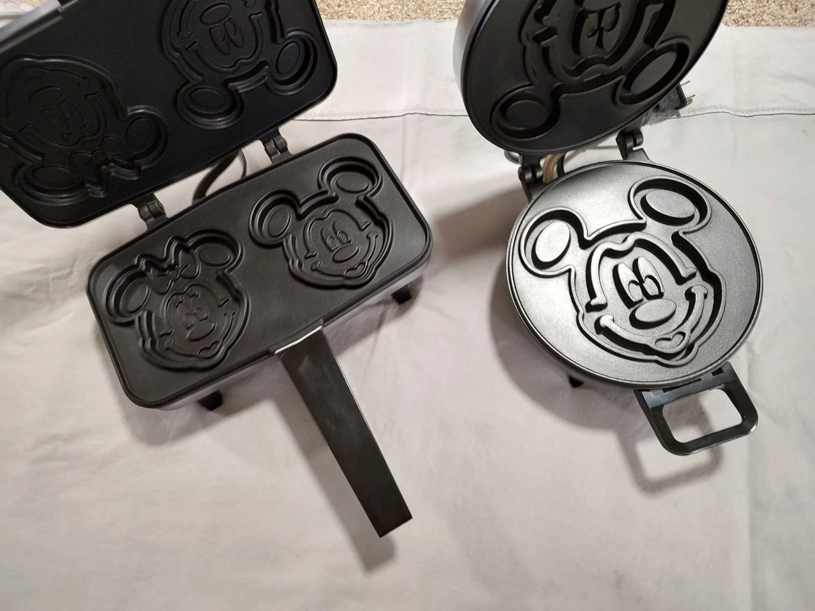 Vintage Mickey And Minnie Sandwich Maker And Mickey Waffle Maker Pair 850 950