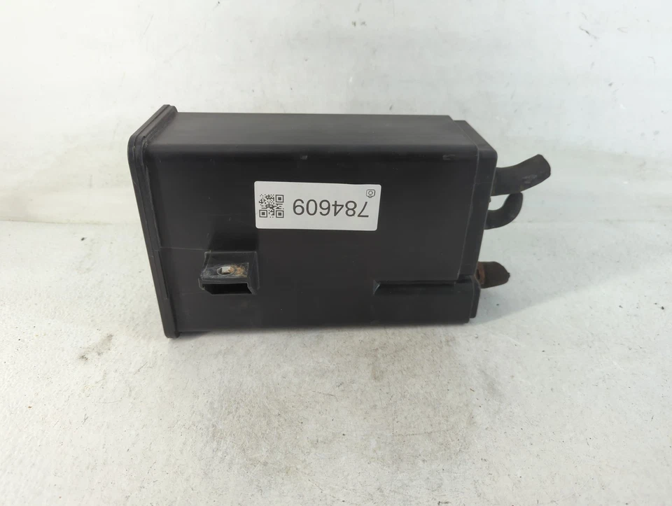 Bote de carbón de vapor de combustible Mitsubishi Galant 2009 CW1TC Foto 4 de 4