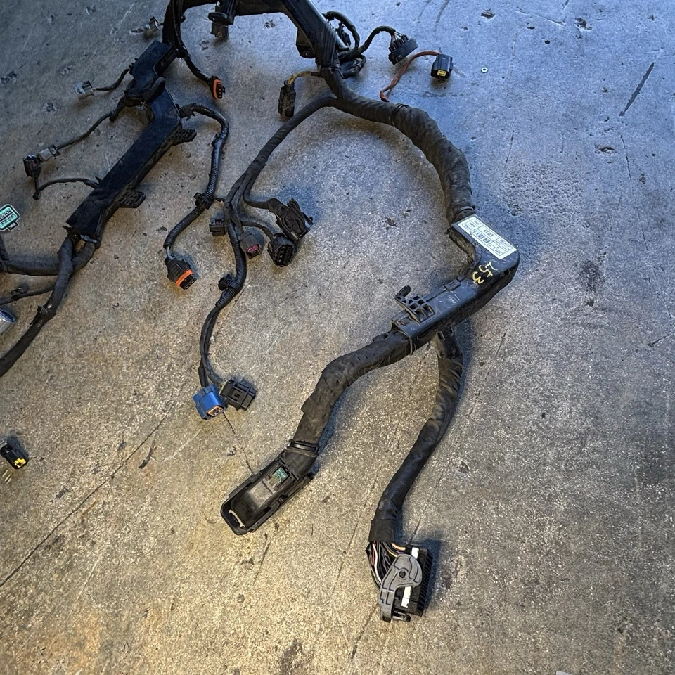 2017 Hyundai Santa Fe 3.3L ENGINE WIRING WIRE HARNESS 91441-B8010 / MISSING PLUG - Image 4 of 4