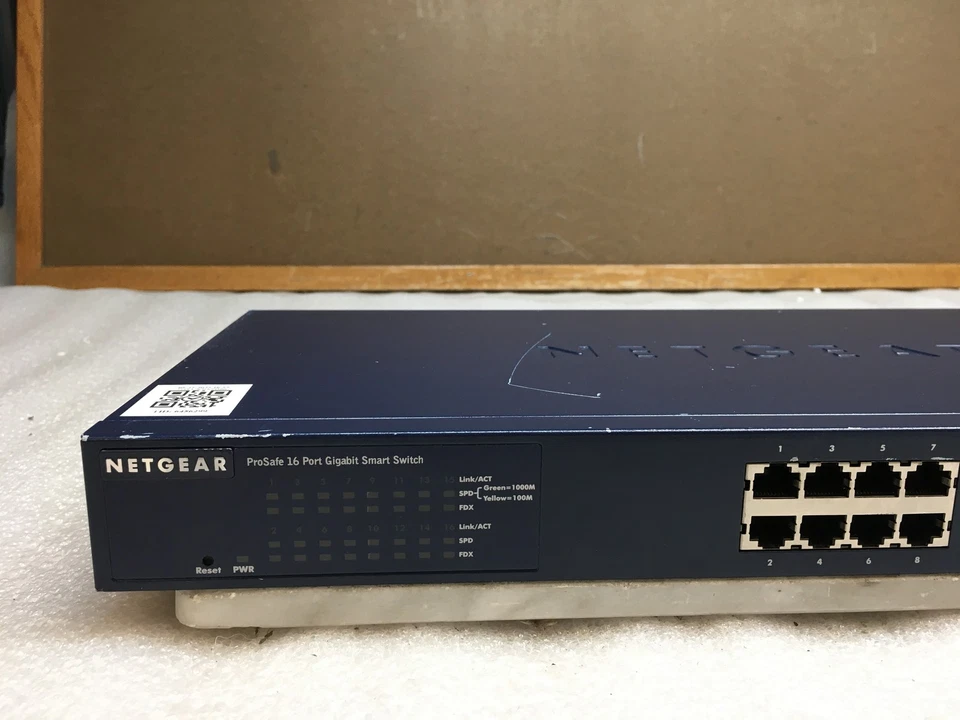 Netgear ProSafe GS716T 16-Port Gigabit Smart Ethernet Switch - Image 2 of 4