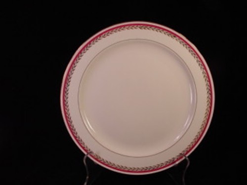 Vilntage Edwin Knowles China Plate with burgundy and Gold Border - Picture 2 of 3