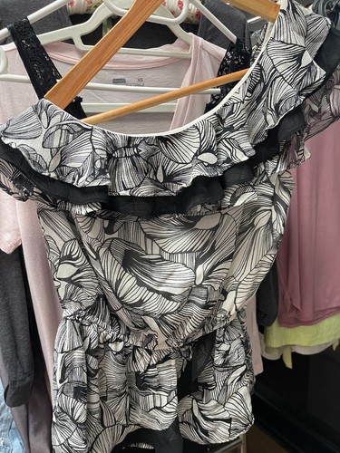 A lot of 2 BEBE silk tops pink and black - Picture 6 of 7