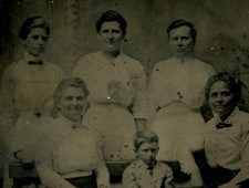 5 WOMAN AND ONE POUTY BOY. TINTYPE.