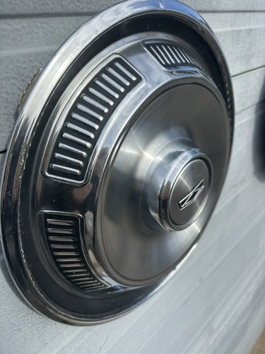1969-71 Ford Torino Ranchero Galaxie Fairlane 14” Hubcaps Set 4 Rare Beautiful - Picture 8 of 9
